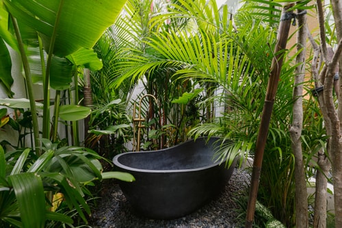 Suite with Bathtub & Garden in Canggu, Bali — image 6