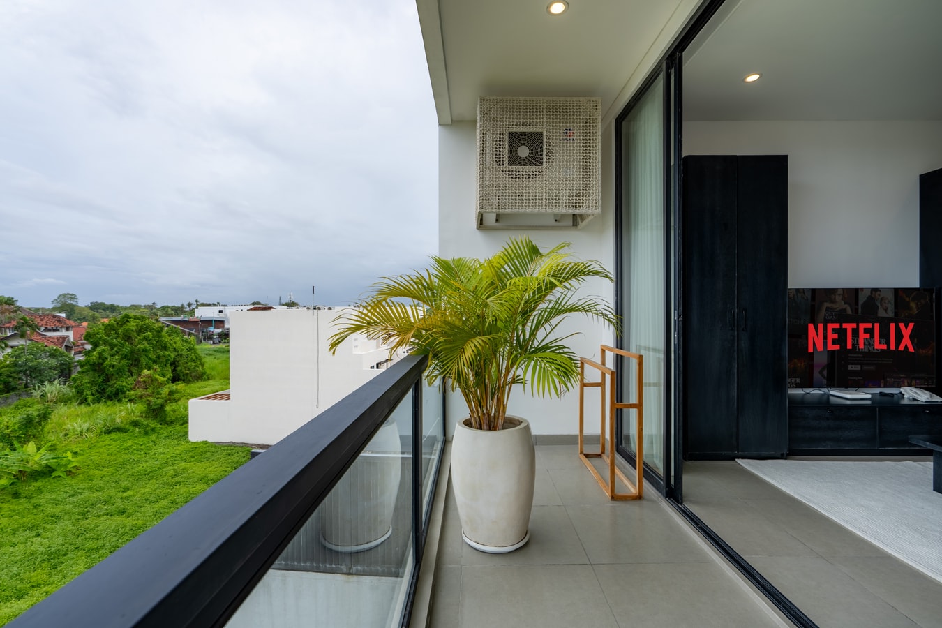 One Bedroom Suite Nurban Design in Canggu, Bali — image 11