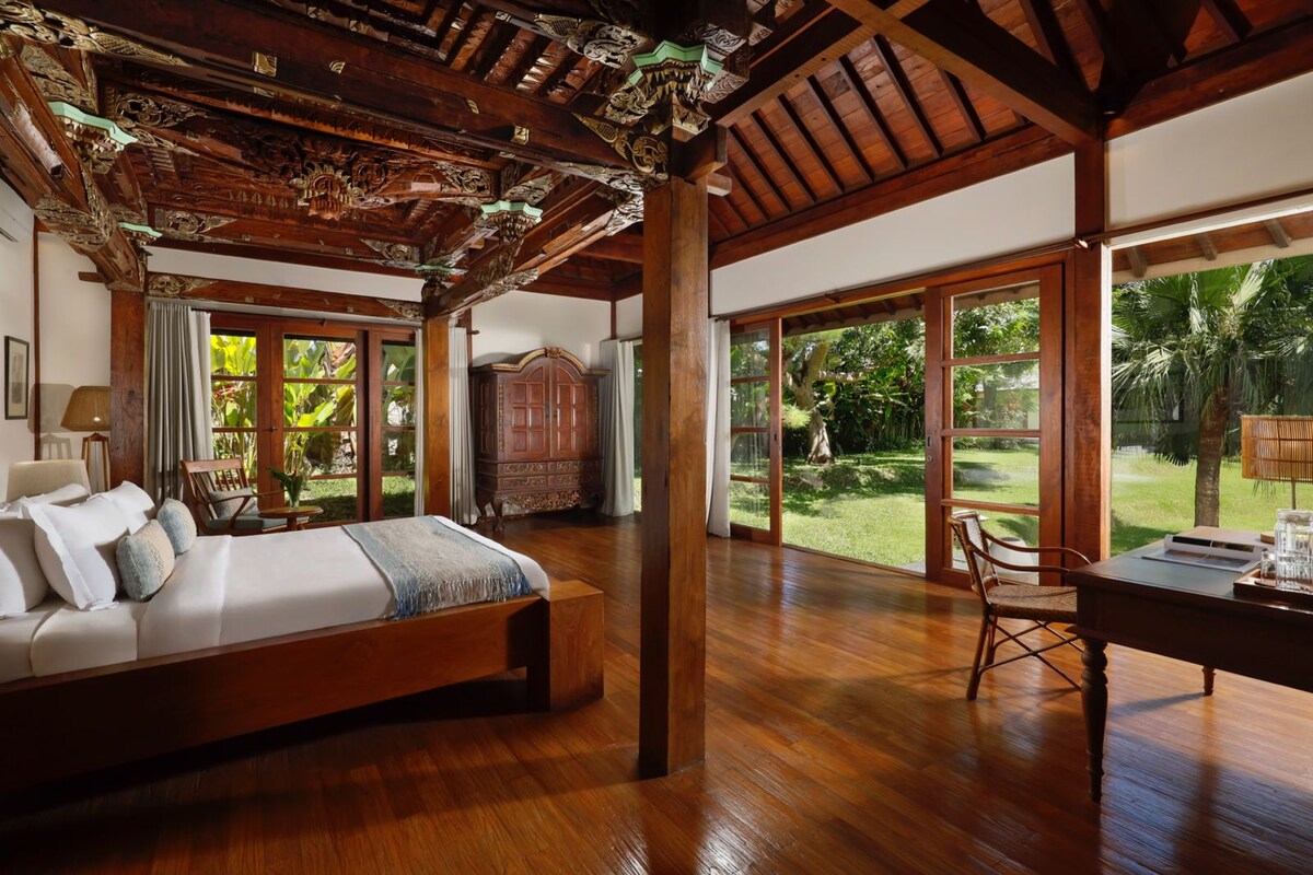 Grand Social Compound Private Villa in Canggu — image 8