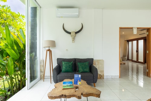 Casa Sweet Lips - 3BR Villa with Pool, Canggu in Pererenan, Bali — image 18