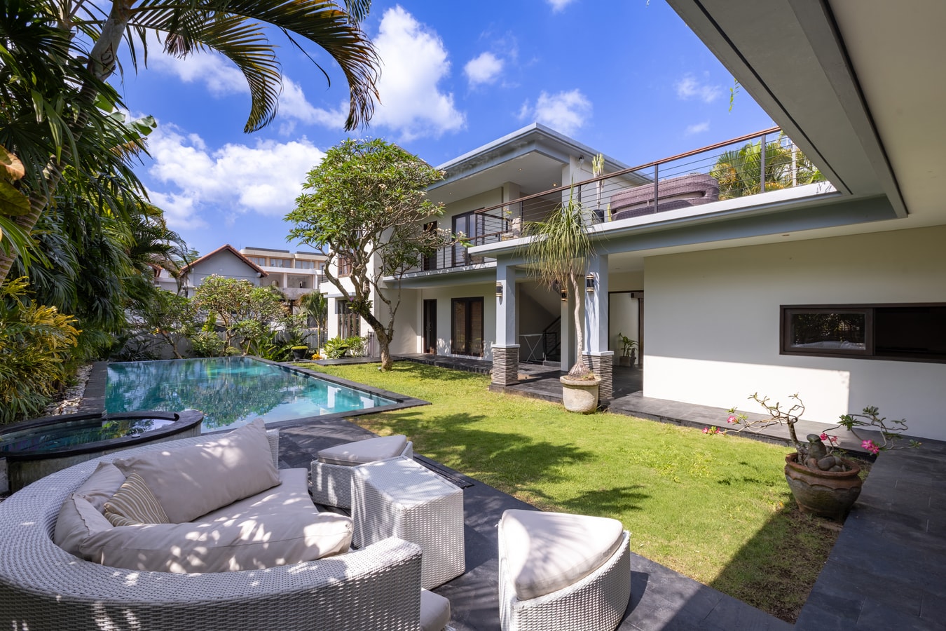 Sanga - 3BR Villa with Pool & Rooftop, Canggu in Pererenan, Bali