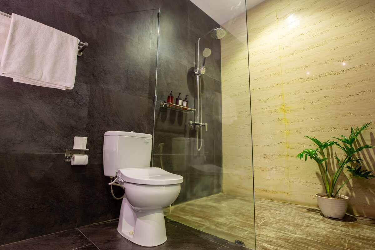 Chic Ethnic Heart 3 Bedroom Private Villa in Canggu — image 9