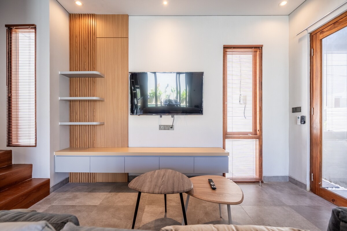 Homely Tropical Comfort 2 Bedroom Private Villa in Jimbaran — image 1
