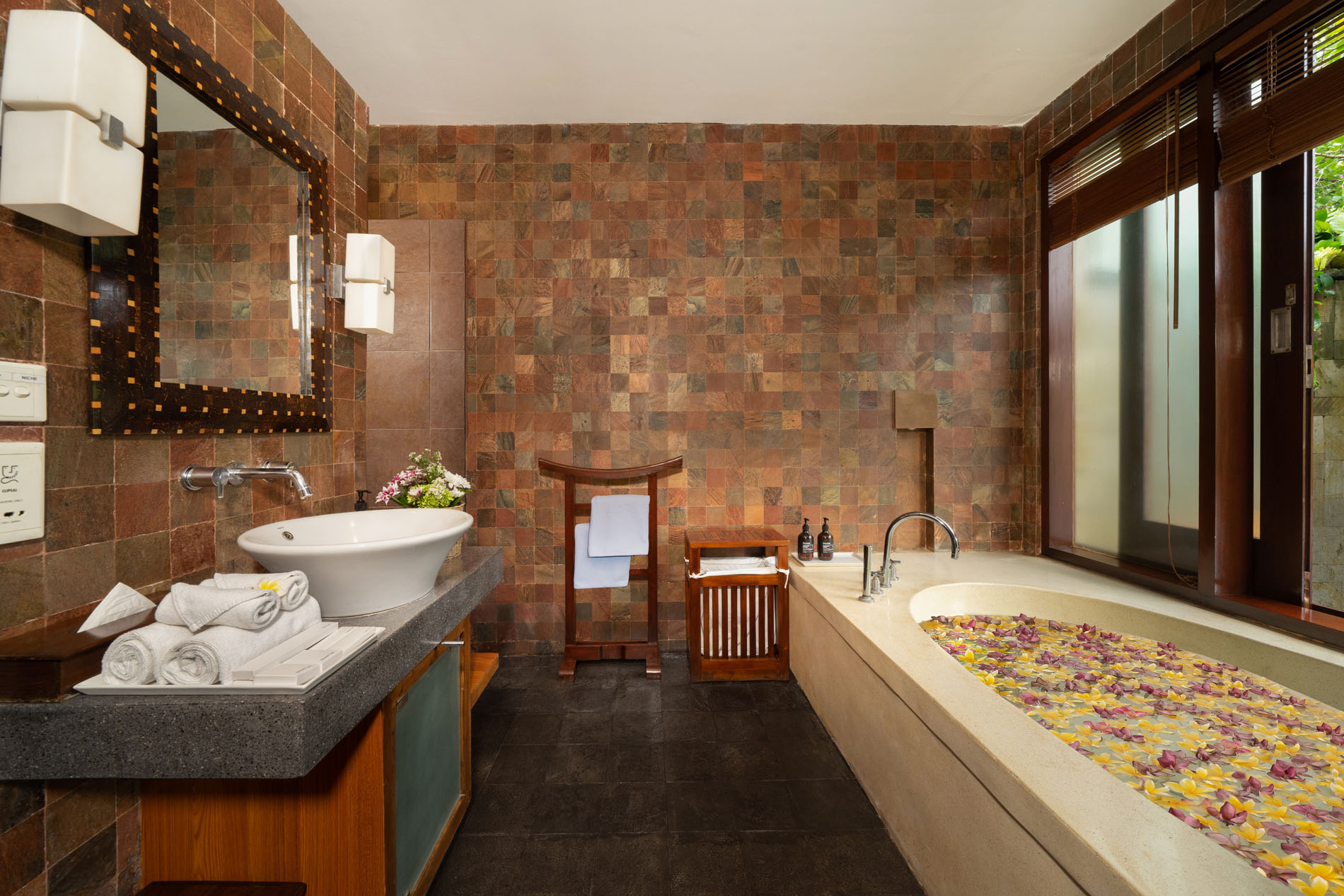 Villa Ambiente | 4 Bedroom Luxury Private Villa Jimbaran — image 11