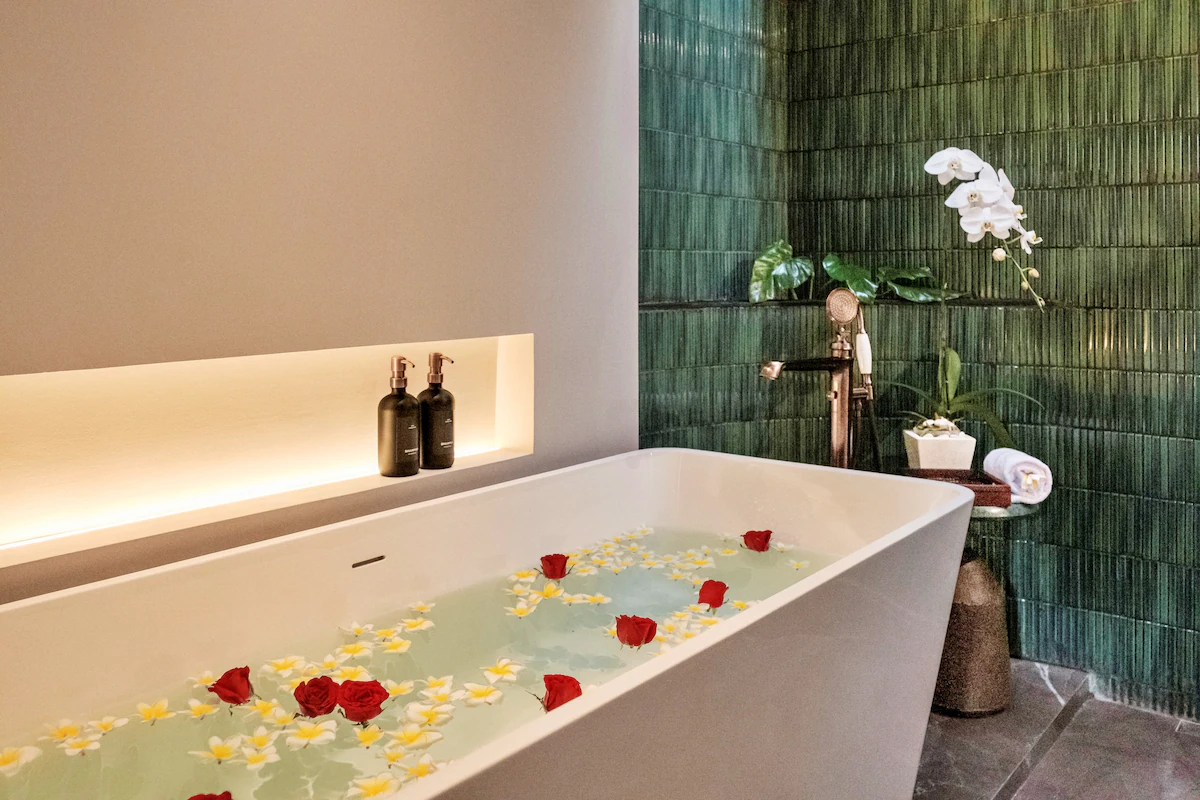 Central Honeymoon Escape Private Villa in Ubud — image 9