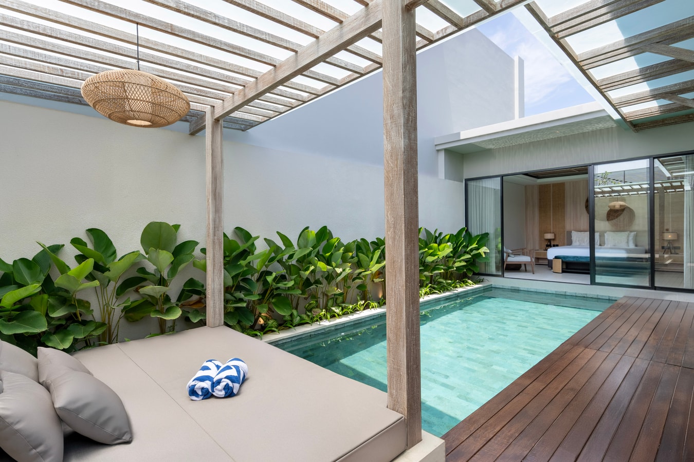 1BR Canggu Villa | Pool & Bathtub, Near Cafés in Canggu, Bali — image 9