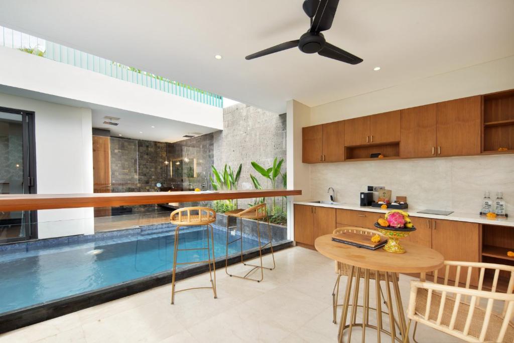 Cozy Tropical Nook 1 Bedroom Private Villa in Canggu — image 2