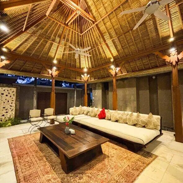 Lataliana 11 Bedroom Villa LA-TA — 11BR Villa Rental in Seminyak — image 6