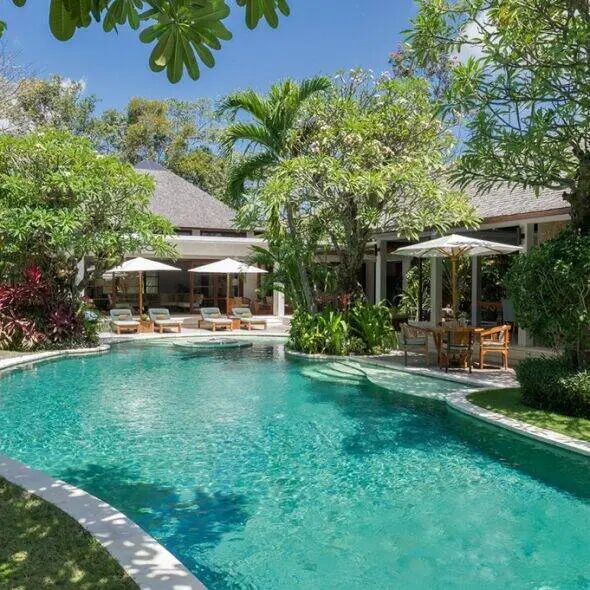 Lataliana 11 Bedroom Villa LA-TA — 11BR Villa Rental in Seminyak — image 4
