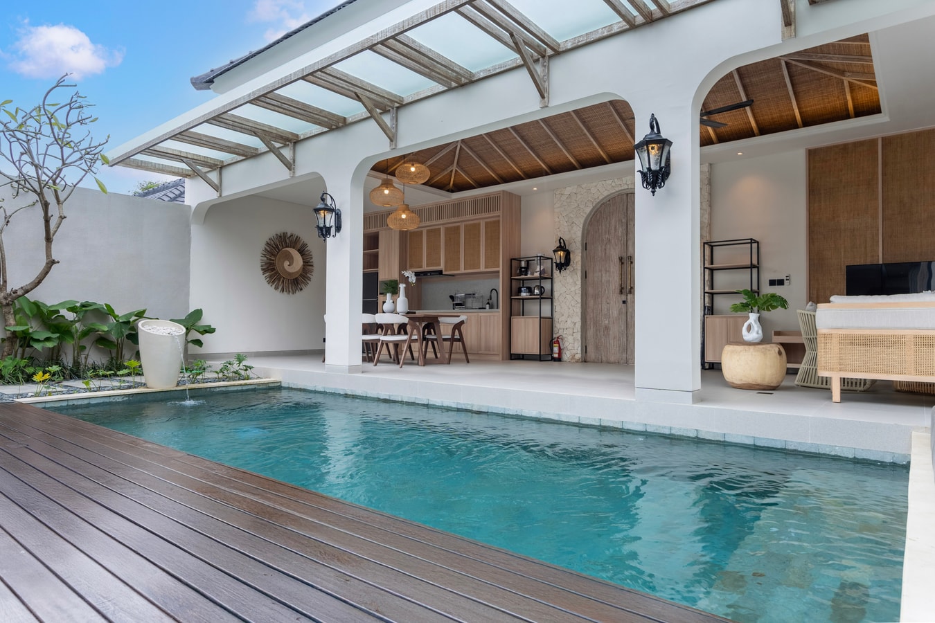 Deneva 9 - Pool Villa, Near Cafes & Berawa Beach in Canggu, Bali — image 11