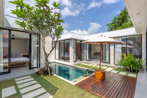 Solencia - 3BR Designer Villa with Pool & Bathtub in Jimbaran, Bali — image 16