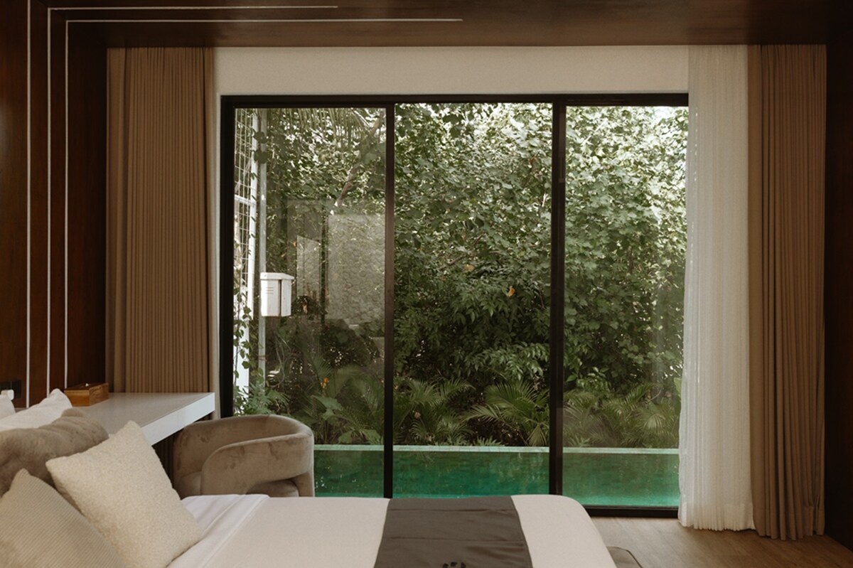 Lush Riverside Estate 5 Bedroom Private Villa in Canggu — image 7