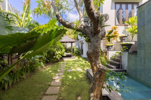 Sanga - 3BR Villa with Pool & Rooftop, Canggu in Pererenan, Bali — image 6