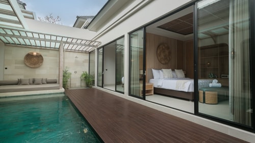 Deneva 8 - Bathtub & Pool Villa, Near Berawa Beach in Canggu, Bali — image 16