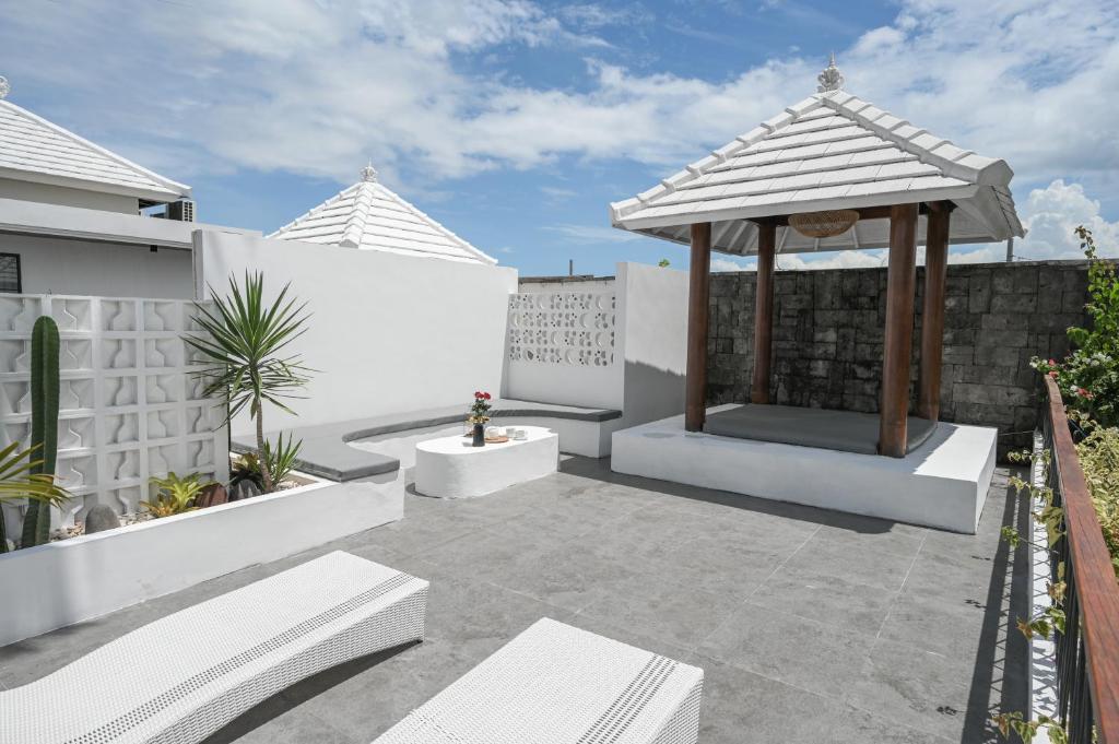 Beachside Surf Retreat 2 Bedroom Private Villa in Canggu — image 10