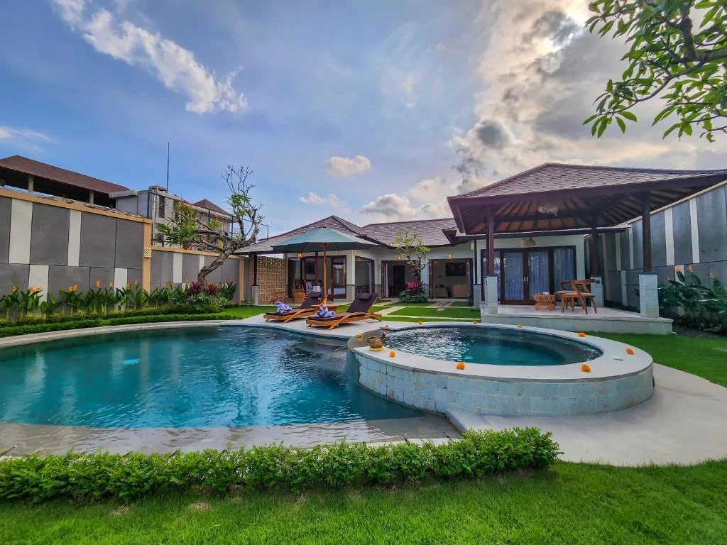 2-Bedroom Villa with Private Pool & Jacuzzi in Ubud Rice Fields — image 3