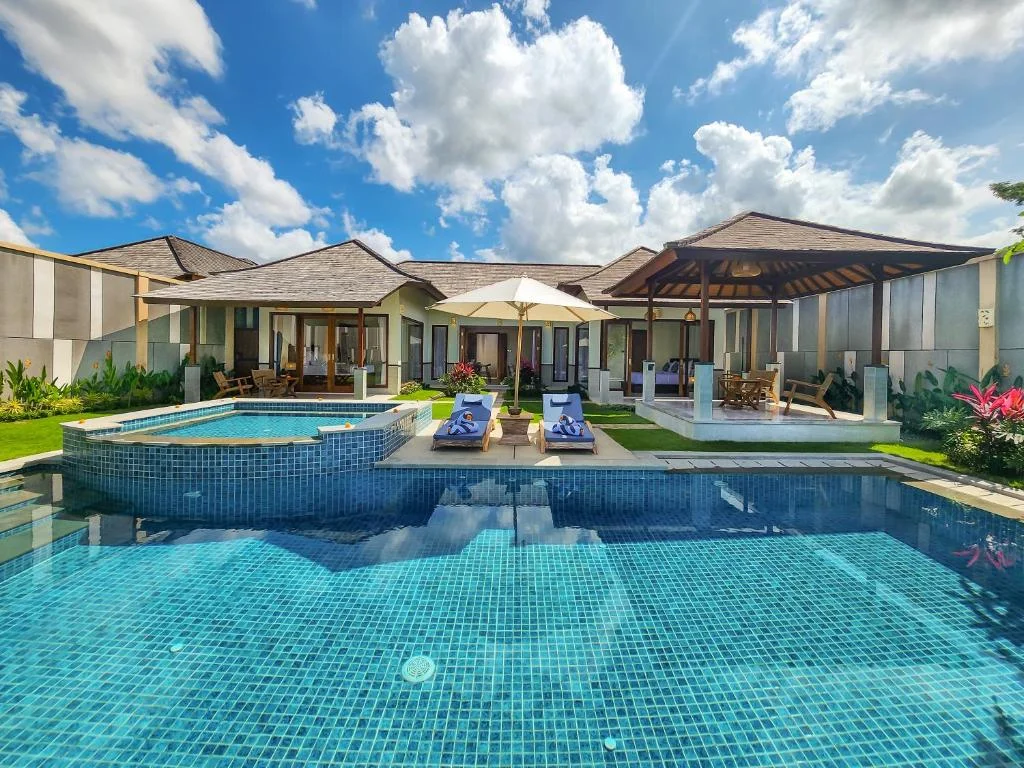 2-Bedroom Villa with Private Pool & Jacuzzi in Ubud — image 7