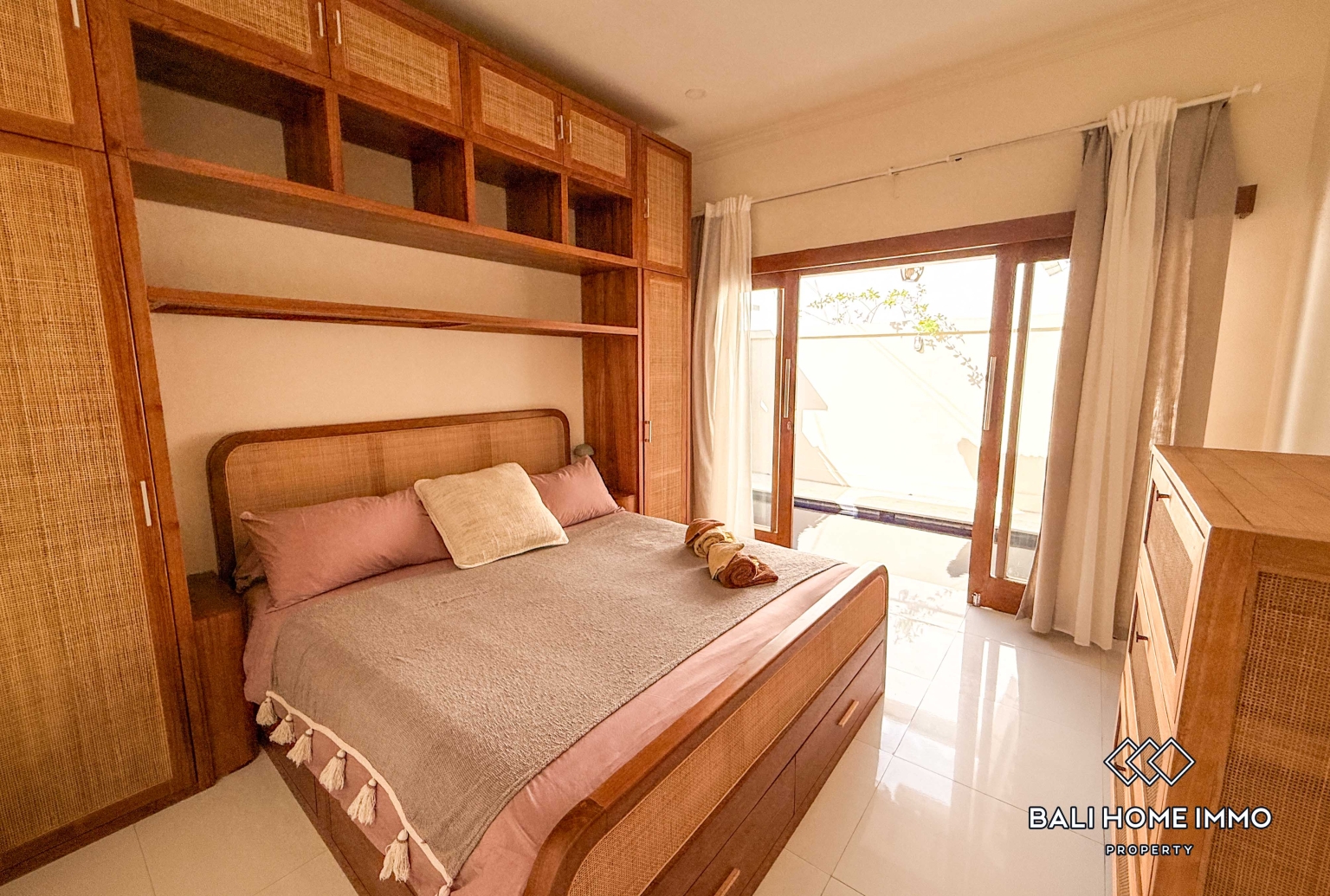 2 Bedroom Villa For Rent in Pererenan Beachside — image 9