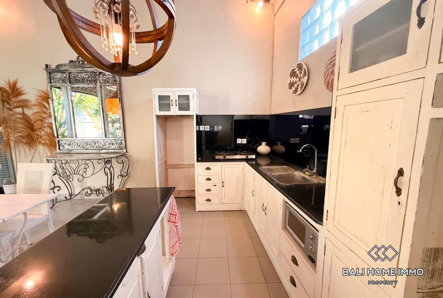 2 Bedroom Villa For Rent in Seminyak Oberoi — image 3