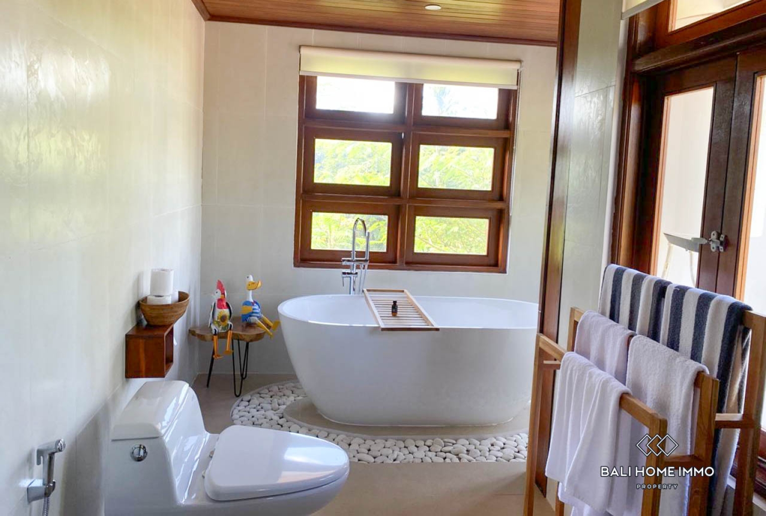 2 bedroom villa with Stunning Valley View for rent in Tegalalang, Ubud — image 8