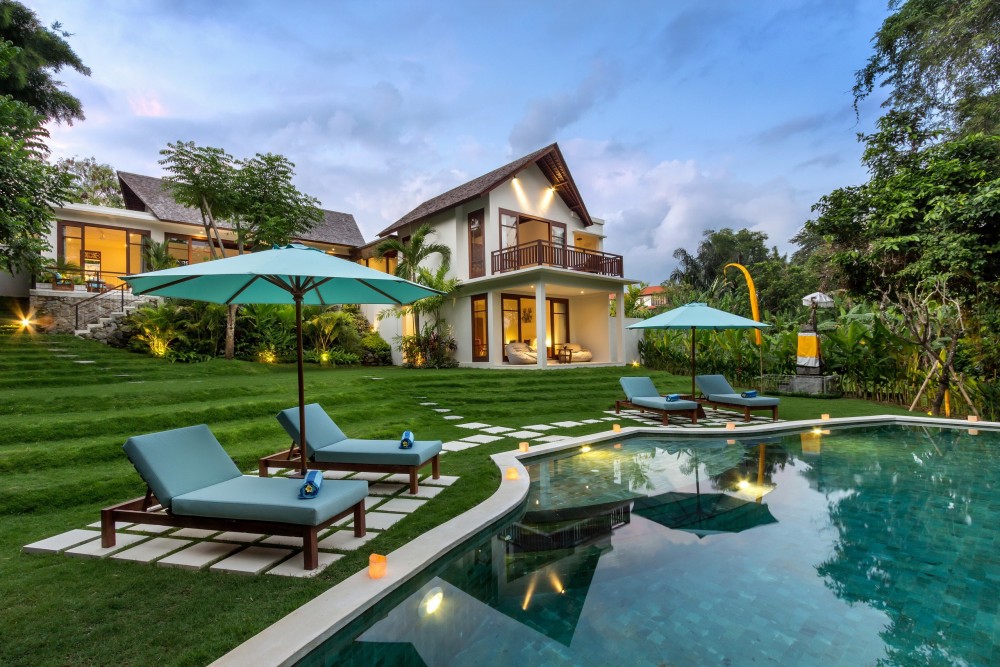 Four-Bedroom Villa with Garden Offering Unmatched Luxury and Comfort in Pererenan Area