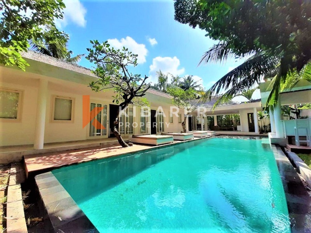 LUXURY FOUR BEDROOM OPEN LIVING VILLA IN PERERENAN — image 3