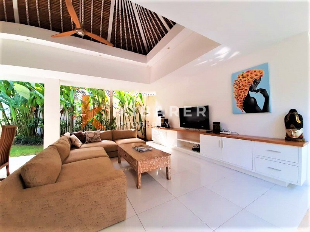 LUXURY FOUR BEDROOM OPEN LIVING VILLA IN PERERENAN — image 4