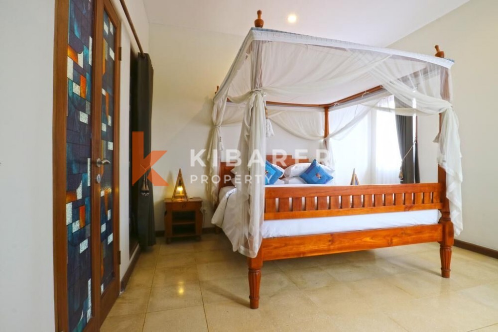 Large 3-Bedroom Villa in Batu Belig — image 5