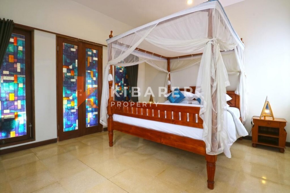 Large 3-Bedroom Villa in Batu Belig — image 11