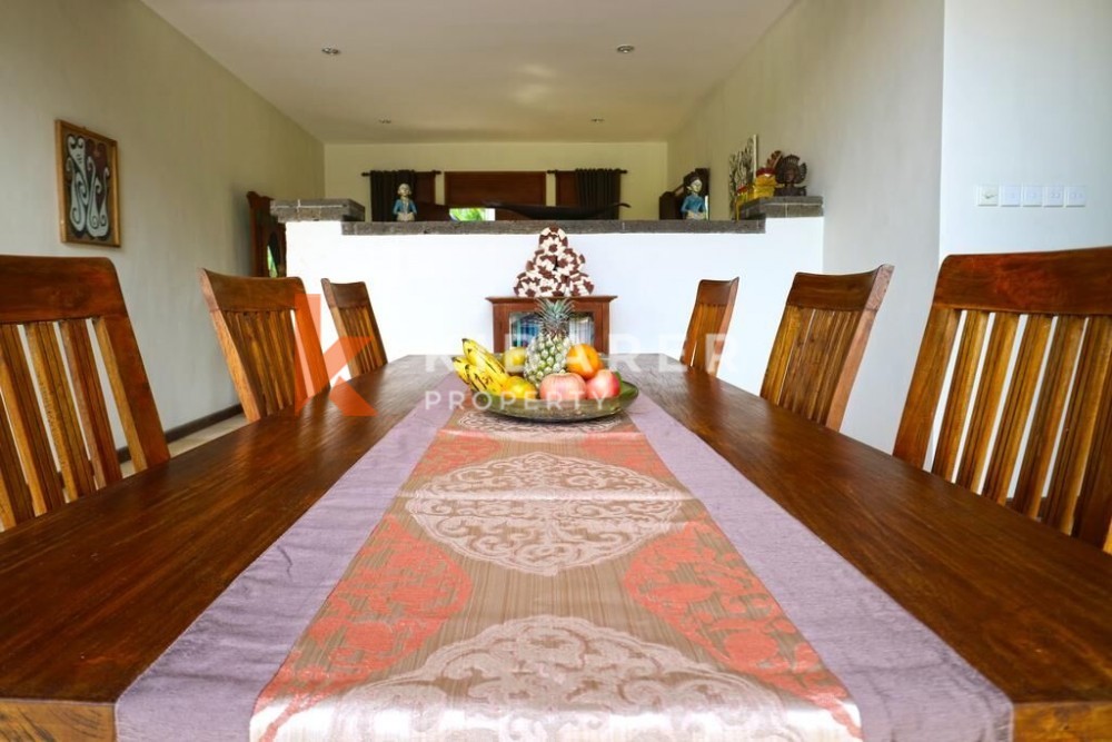 Large 3-Bedroom Villa in Batu Belig — image 16