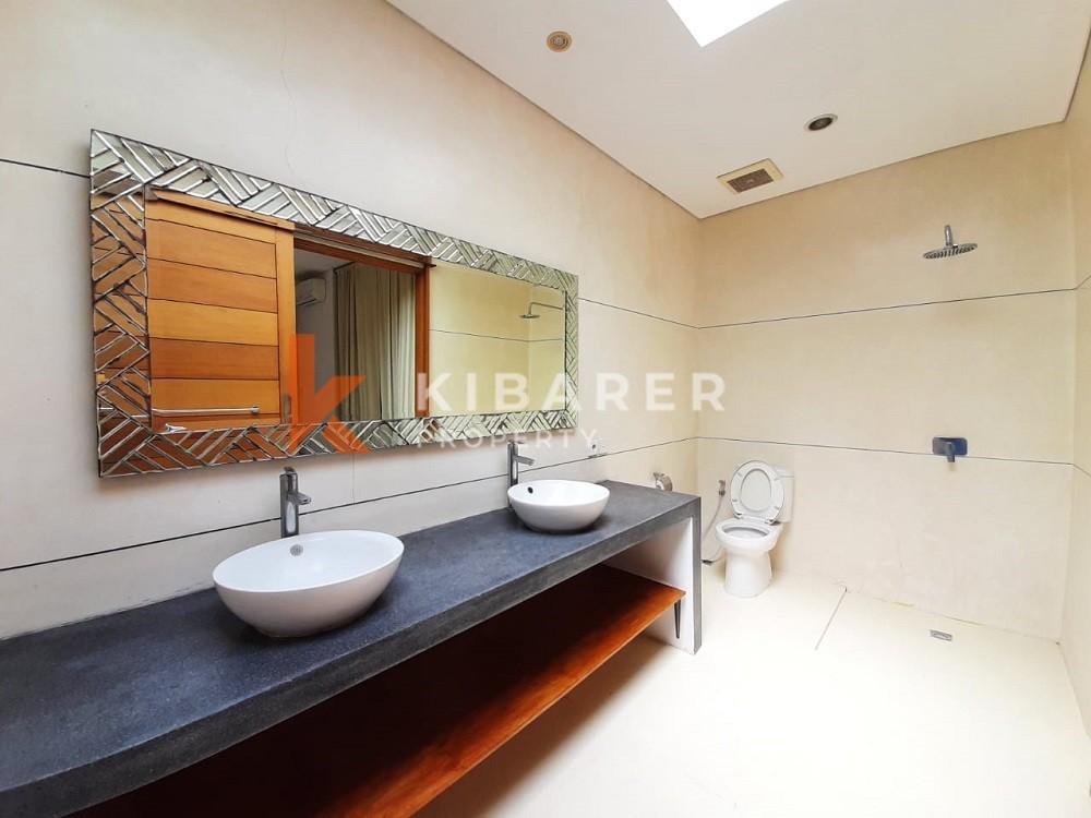 Three Bedroom Complex Villa walking distance to Berawa Beach — image 18