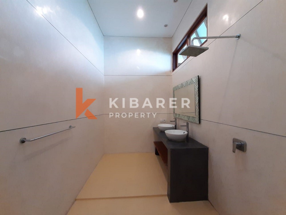 Three Bedroom Complex Villa walking distance to Berawa Beach — image 14