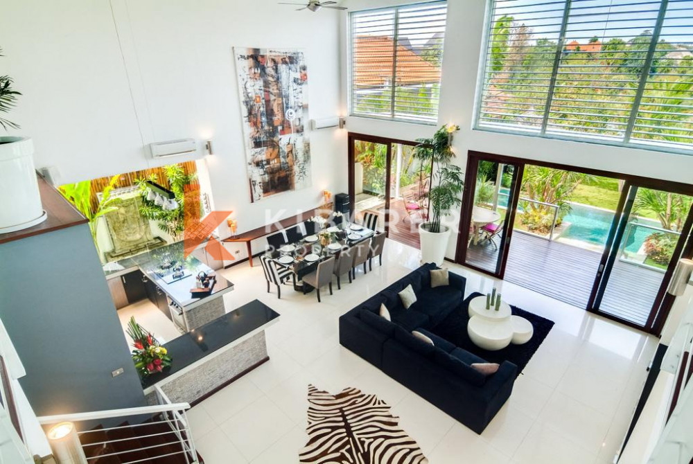 Amazing Design Four Bedrooms Closed Living Villa In Umalas — image 16
