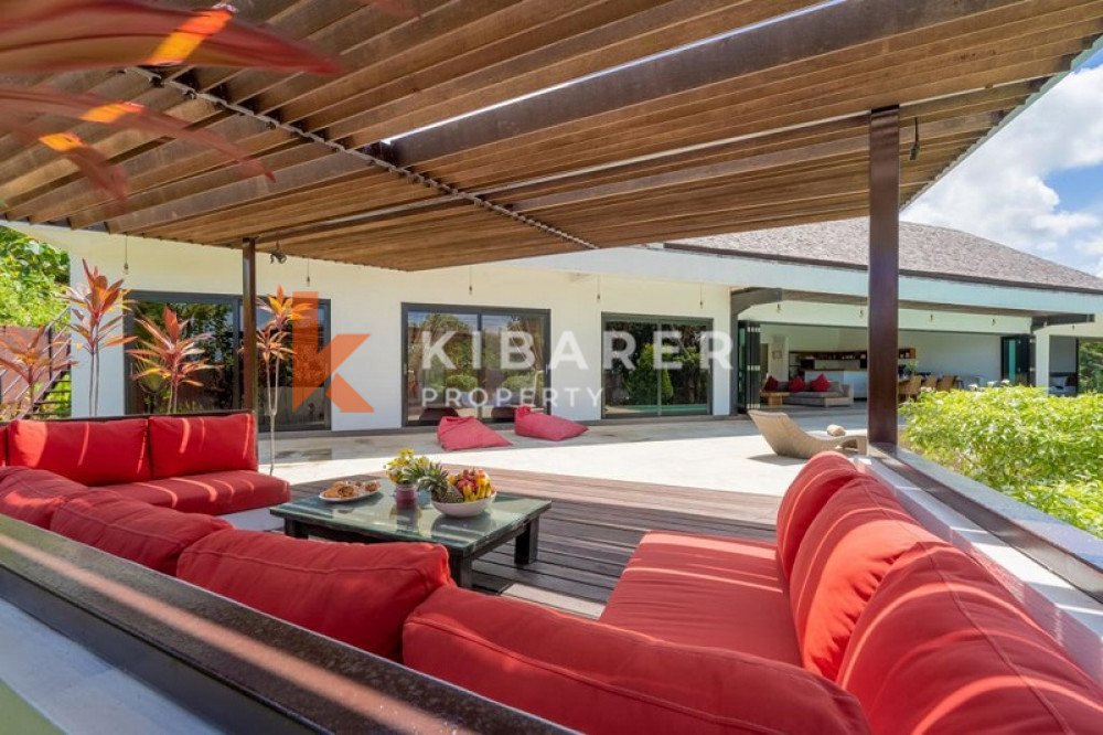 Amazing Four Bedroom Enclosed Living Villa in Ungasan — image 15