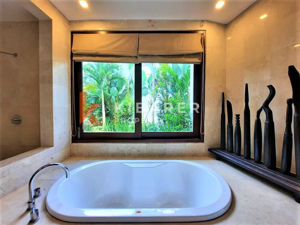 Incredible Four-Bedroom Open Villa Located in Canggu Padonan — image 11