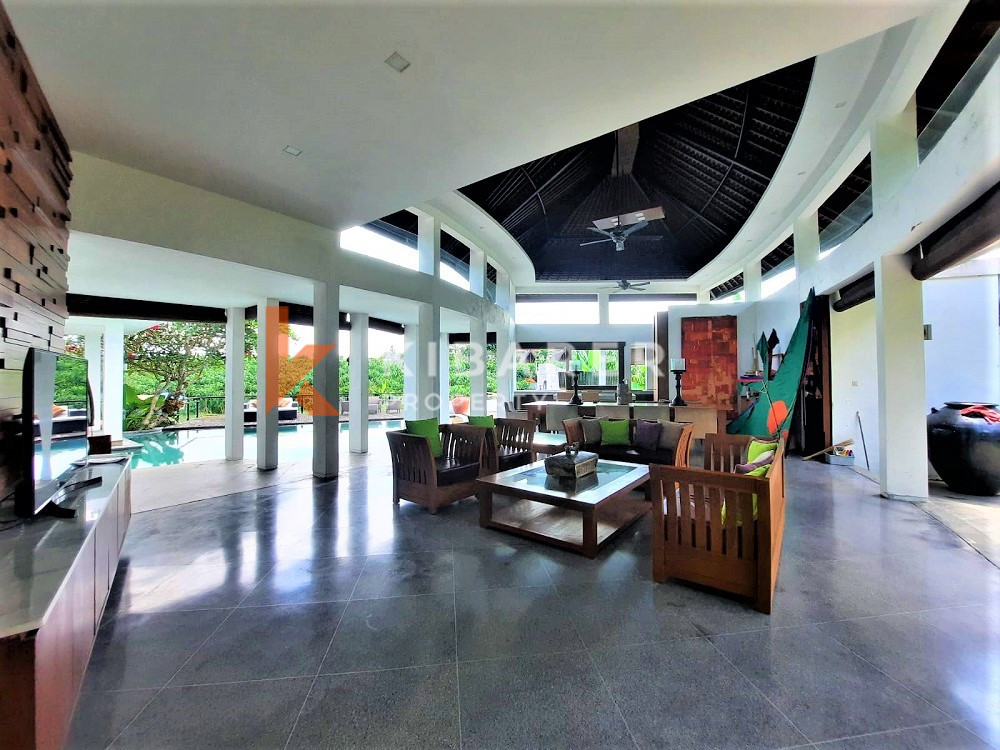 Incredible Four-Bedroom Open Villa Located in Canggu Padonan — image 17