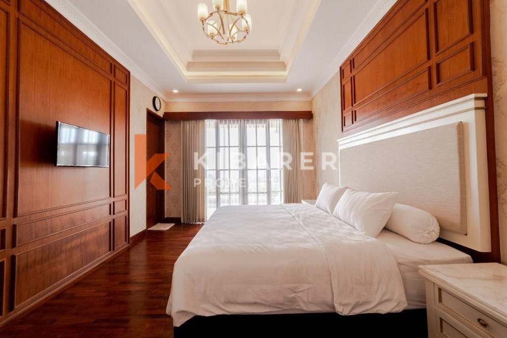 Beautiful Four Bedroom Retreat Overlooking the Jimbaran Ocean — image 17