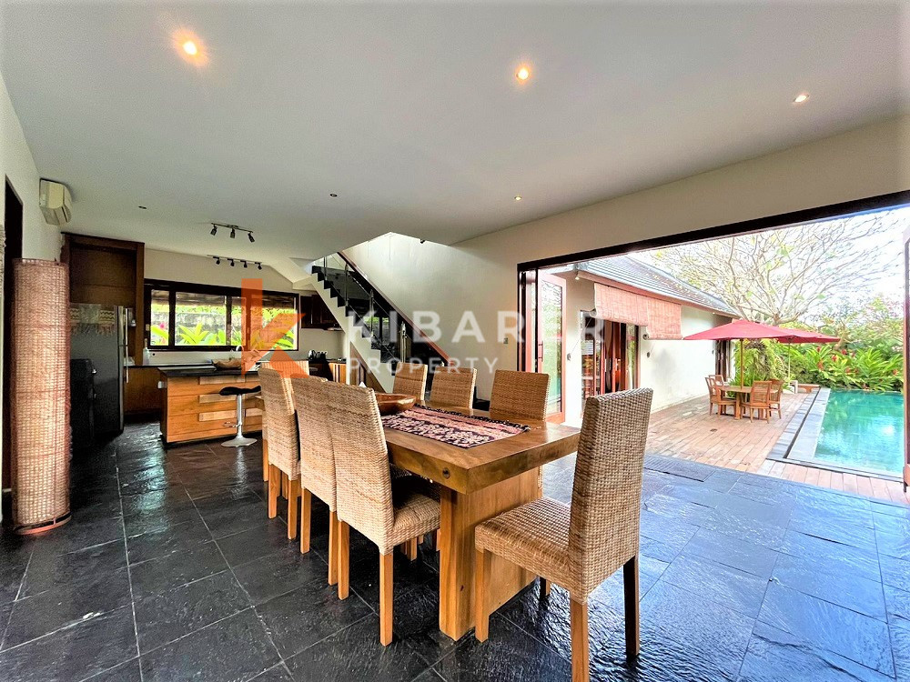 Spacious Four-Bedroom Villa in Babakan — image 2