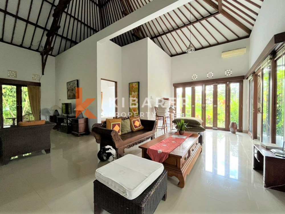 Magnificent Closed Three-Bedroom Villa Complex in Berawa — image 12