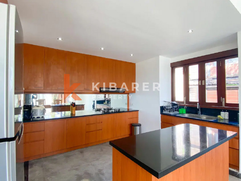 Beautiful Four-Bedroom Gated Villa in Canggu — image 5
