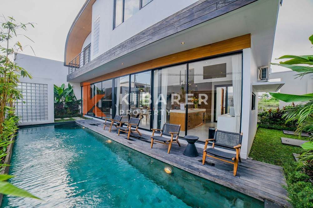 Superb Three-Bedroom Villa Within Walking Distance to Cemagi Beach — image 2