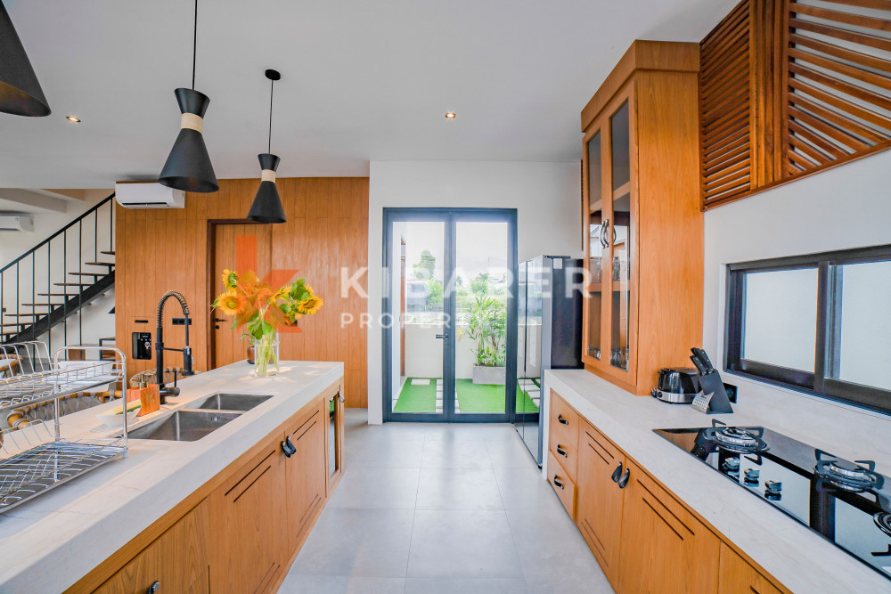 Superb Three-Bedroom Villa Within Walking Distance to Cemagi Beach — image 6