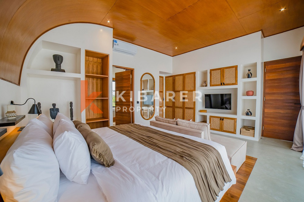 Superb Three-Bedroom Villa Within Walking Distance to Cemagi Beach — image 11