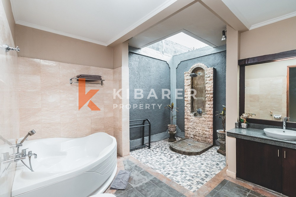One Gate System Two-Bedroom Open Living Villa Located in Canggu — image 9