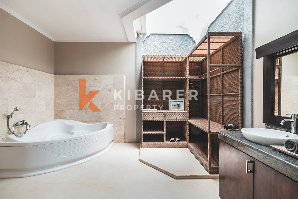 One Gate System Two-Bedroom Open Living Villa Located in Canggu — image 12