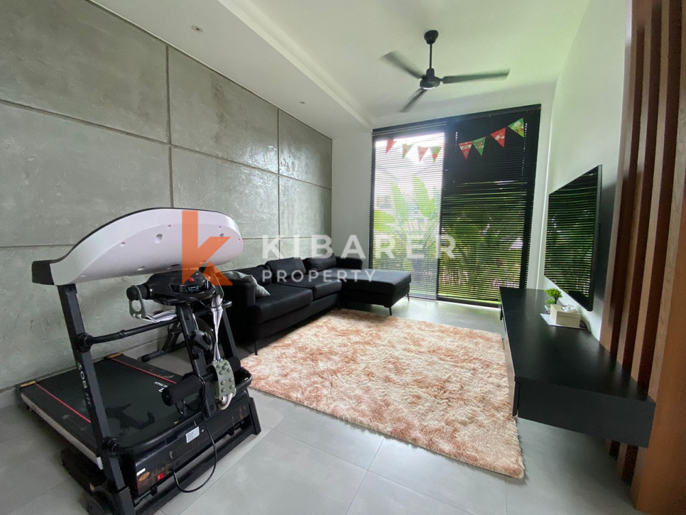 Modern Five-Bedroom Closed Living Villa Located in Jimbaran — image 5