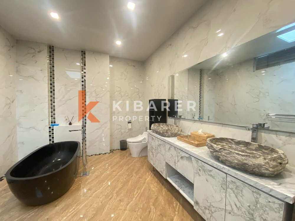 Gorgeous Three Bedroom Villa situated in quiet Umalas area — image 8