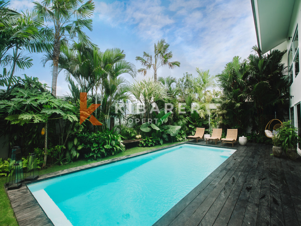 Superb Three-Bedroom Villa Surrounded by a Living Room Located in Canggu — image 16