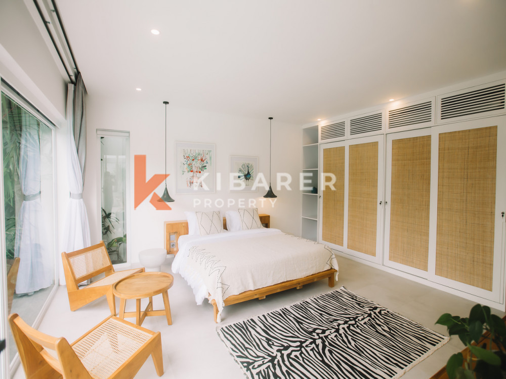 Stunning Three Bedroom Villa Enclosed Living Room Situated in Canggu — image 10