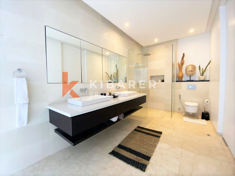 Modern Two Bedroom Enclosed Livingroom Villa with Sea View in Uluwatu — image 12